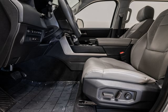Used 2024 Toyota Tundra Limited AWD/4WD image 11