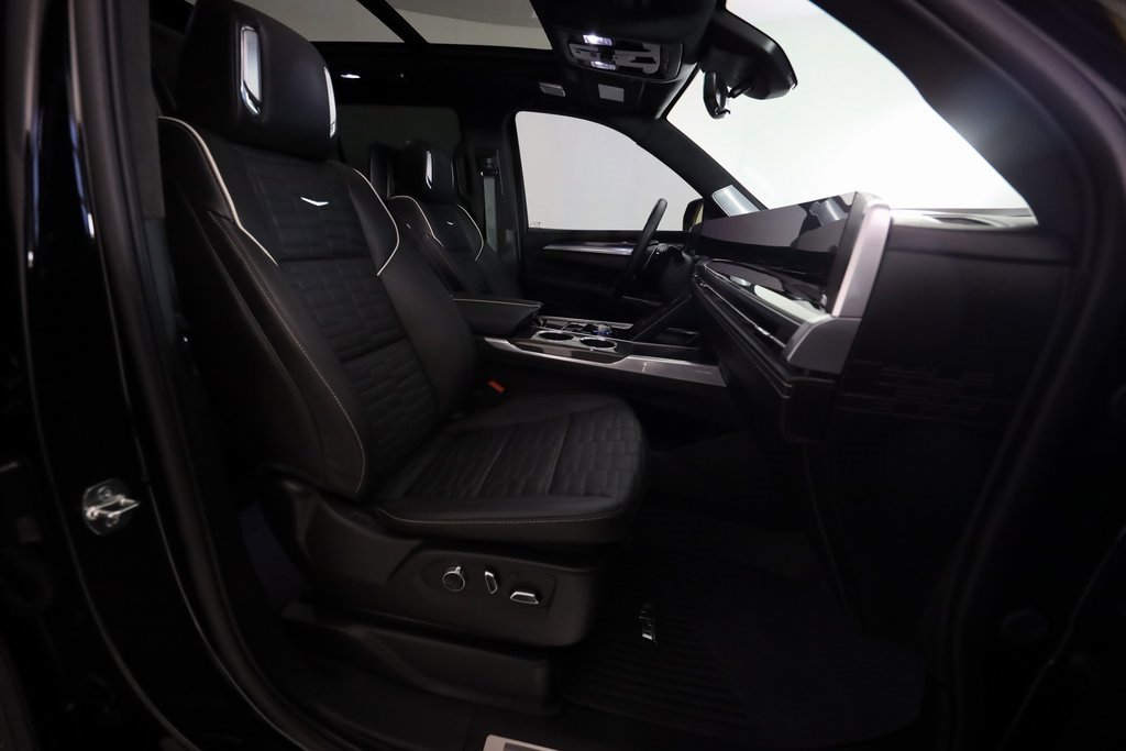 Used 2025 Cadillac Escalade V image 12