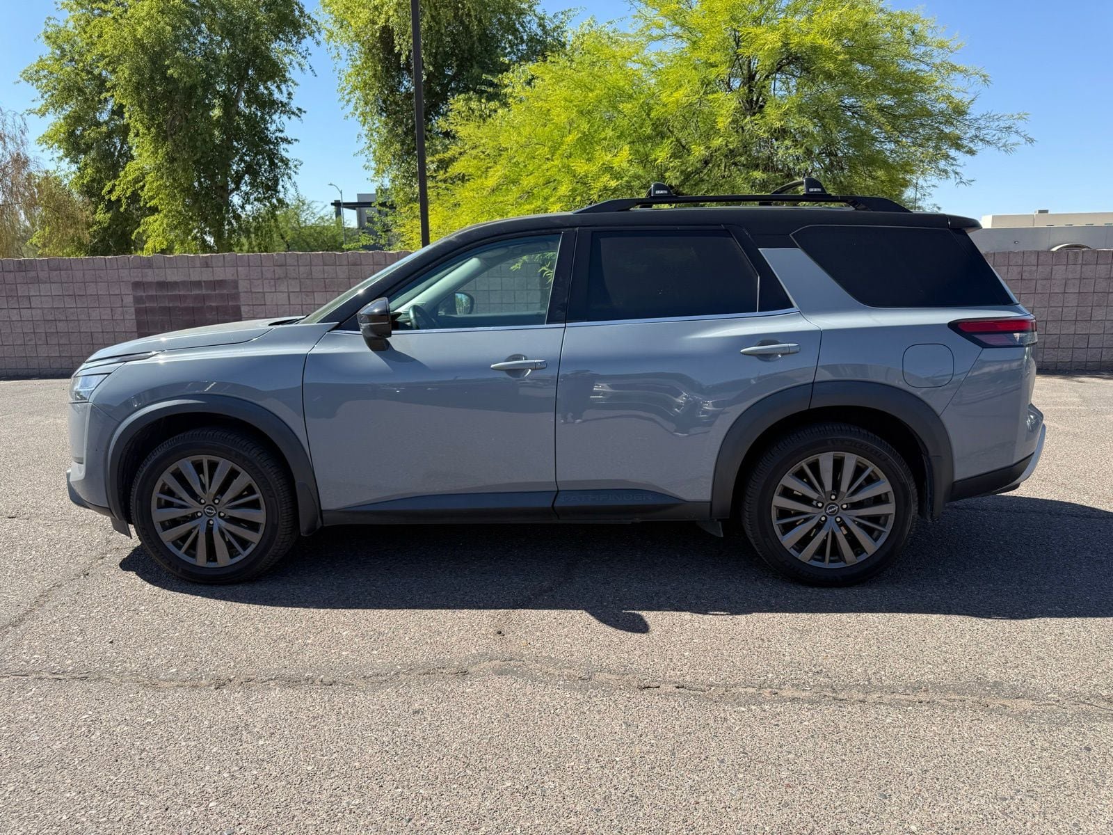 Certified 2022 Nissan Pathfinder SL w/ SL Premium Package FWD image 7