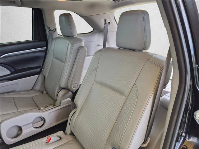 Used 2018 Toyota Highlander Limited Platinum AWD/4WD image 19