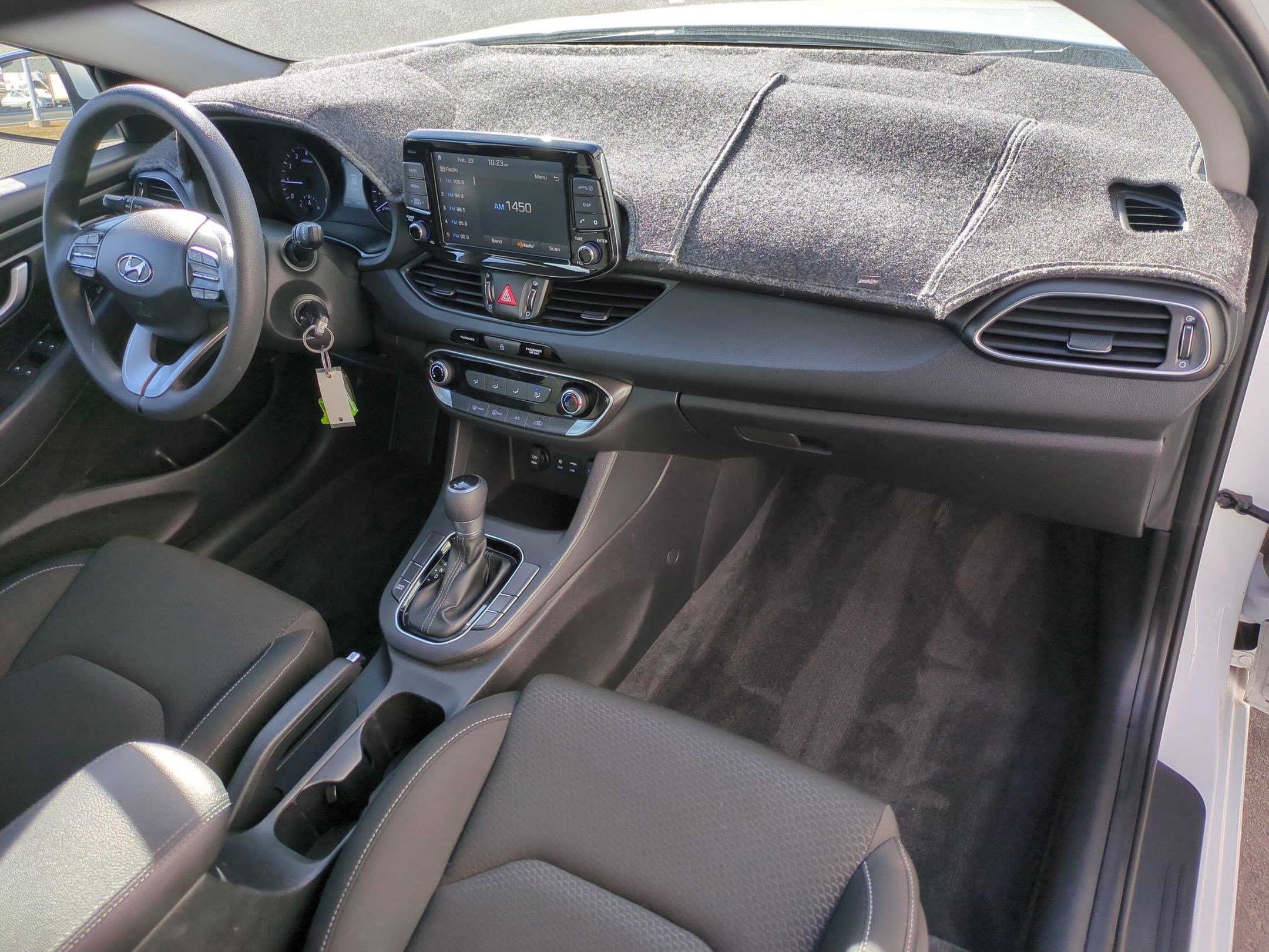 Used 2020 Hyundai Elantra GT image 33