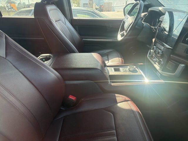Used 2024 Ford Expedition Limited image 19