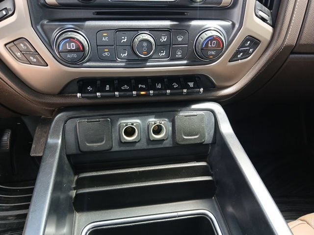 Used 2017 GMC Sierra 2500 Denali w/ Duramax Plus Package AWD/4WD image 46