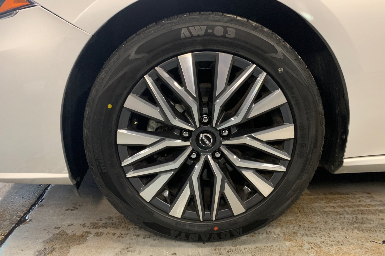 Used 2024 Nissan Altima 2.5 SV FWD image 30