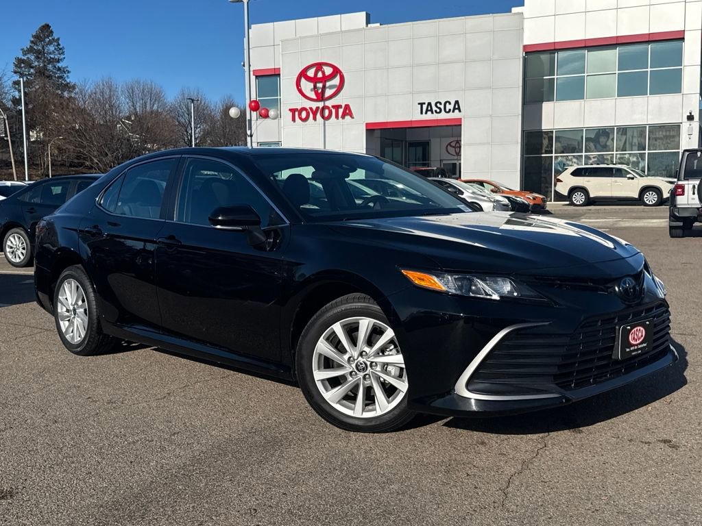 Used 2023 Toyota Camry LE image 1