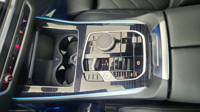 Used 2025 BMW X5 xDrive40i w/ M Sport Package image 55