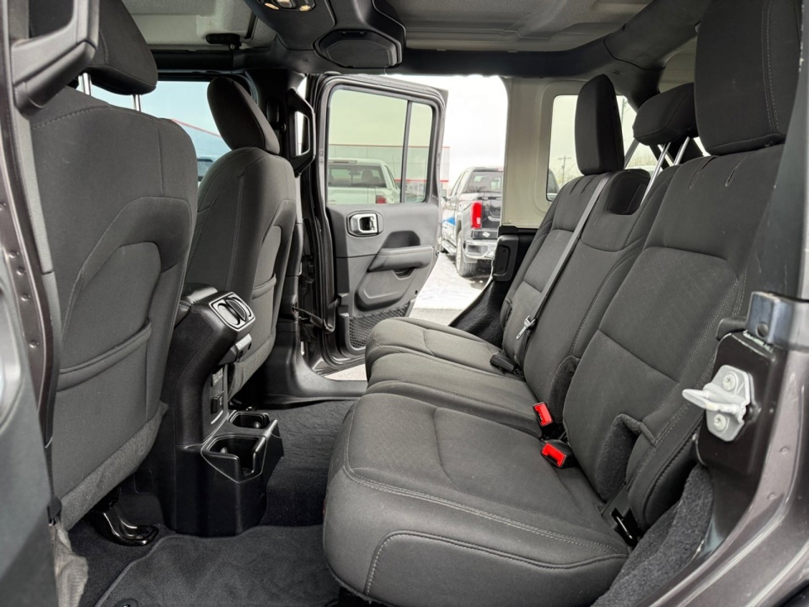 Used 2019 Jeep Wrangler Unlimited Sahara w/ Safety Group image 14
