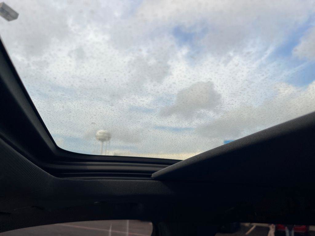 Used 2025 Chevrolet Traverse RS AWD/4WD image 18