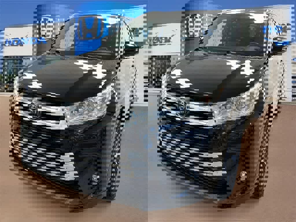 Used 2019 Toyota Highlander XLE image 4