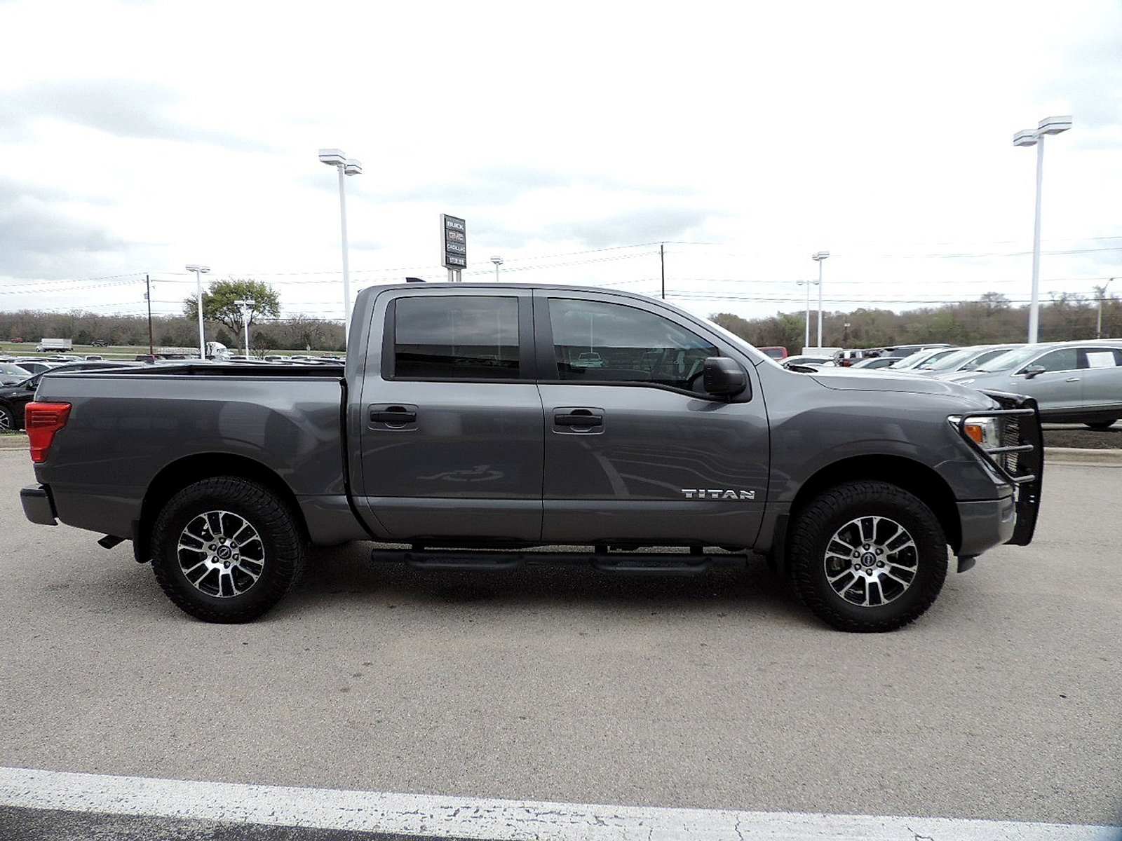 Used 2023 Nissan Titan SV w/ Accessory Utility Package AWD/4WD image 4