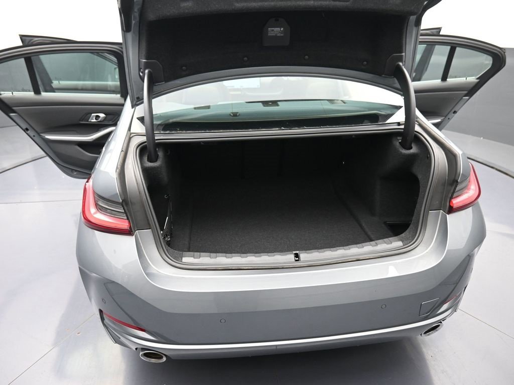 Used 2025 BMW 330i xDrive Sedan image 16