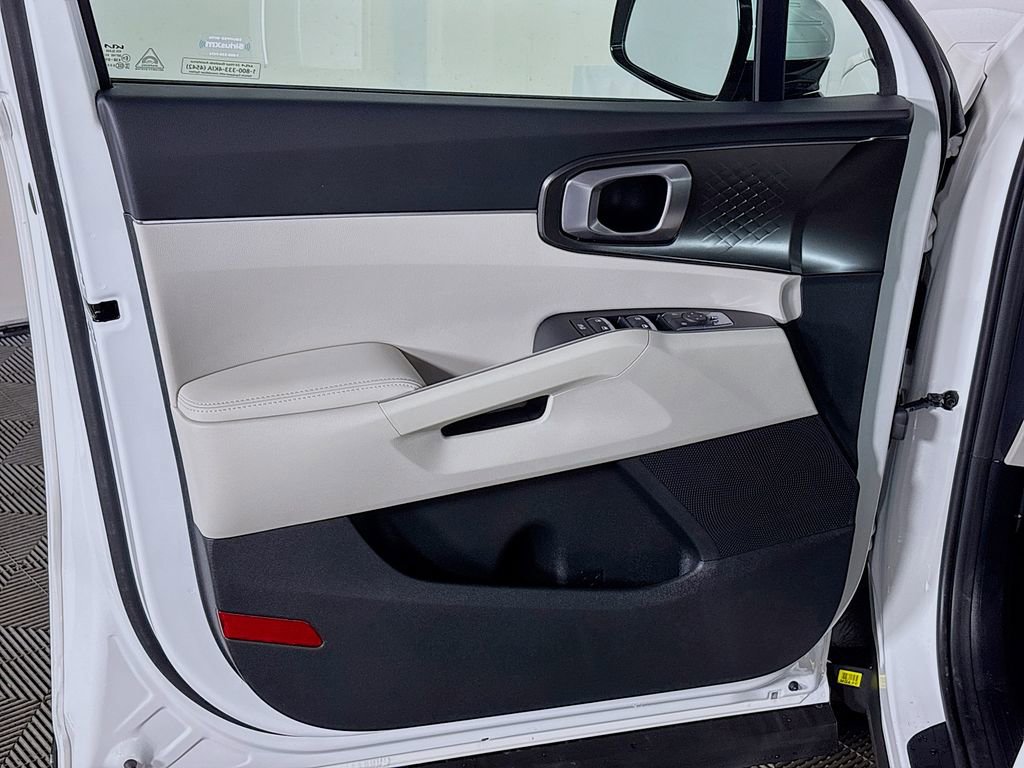 New 2025 Kia Sorento EX image 11