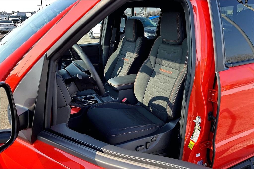 Used 2025 Nissan Frontier PRO-4X w/ Interior Protection Package image 34