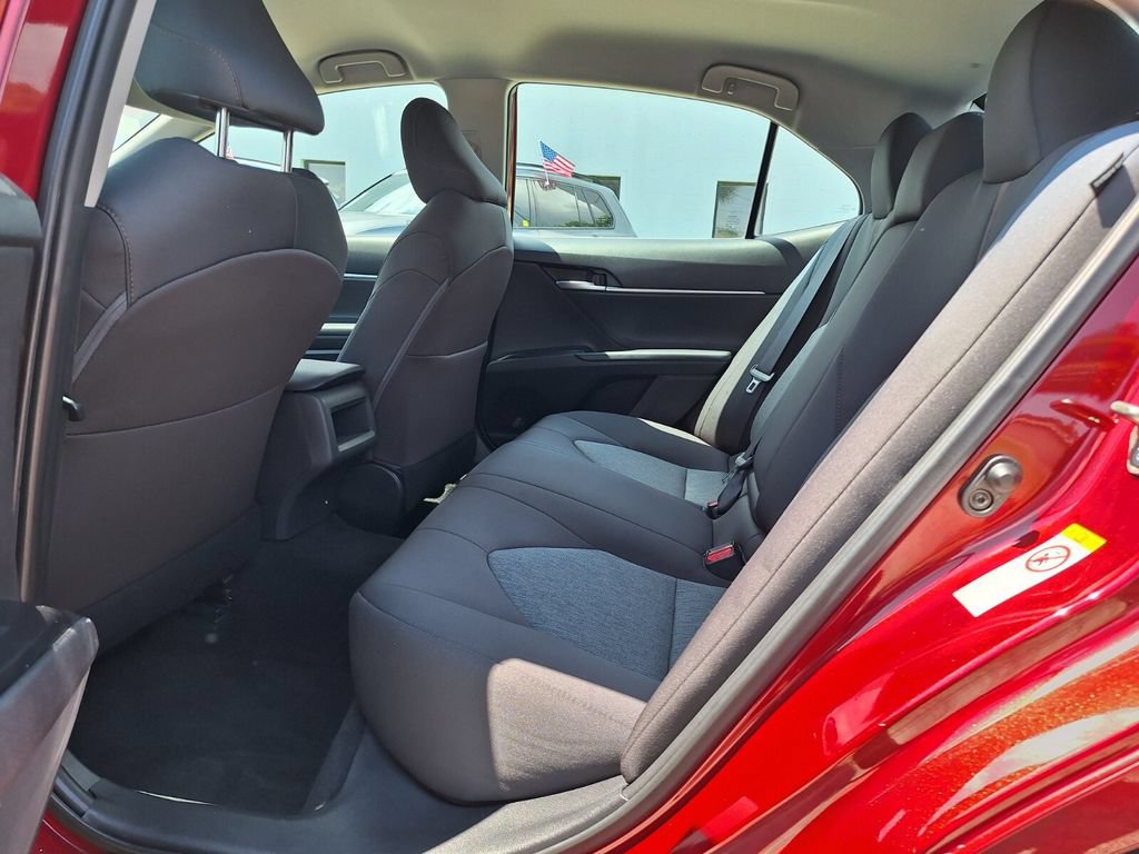 Used 2019 Toyota Camry LE w/ Convenience Package FWD image 12