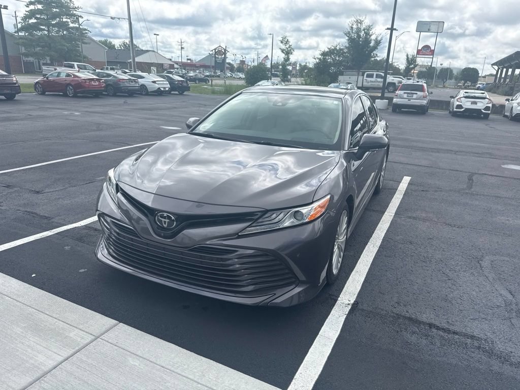Used 2019 Toyota Camry XLE FWD image 2