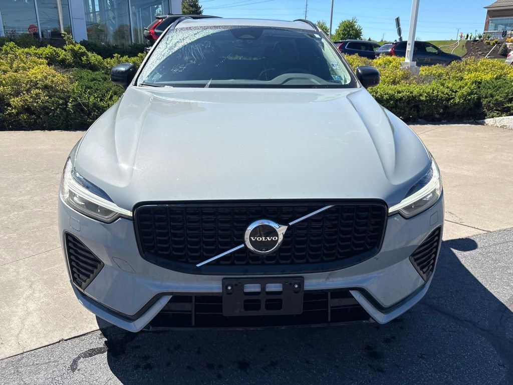 Used 2024 Volvo XC60 B5 Plus AWD/4WD image 4
