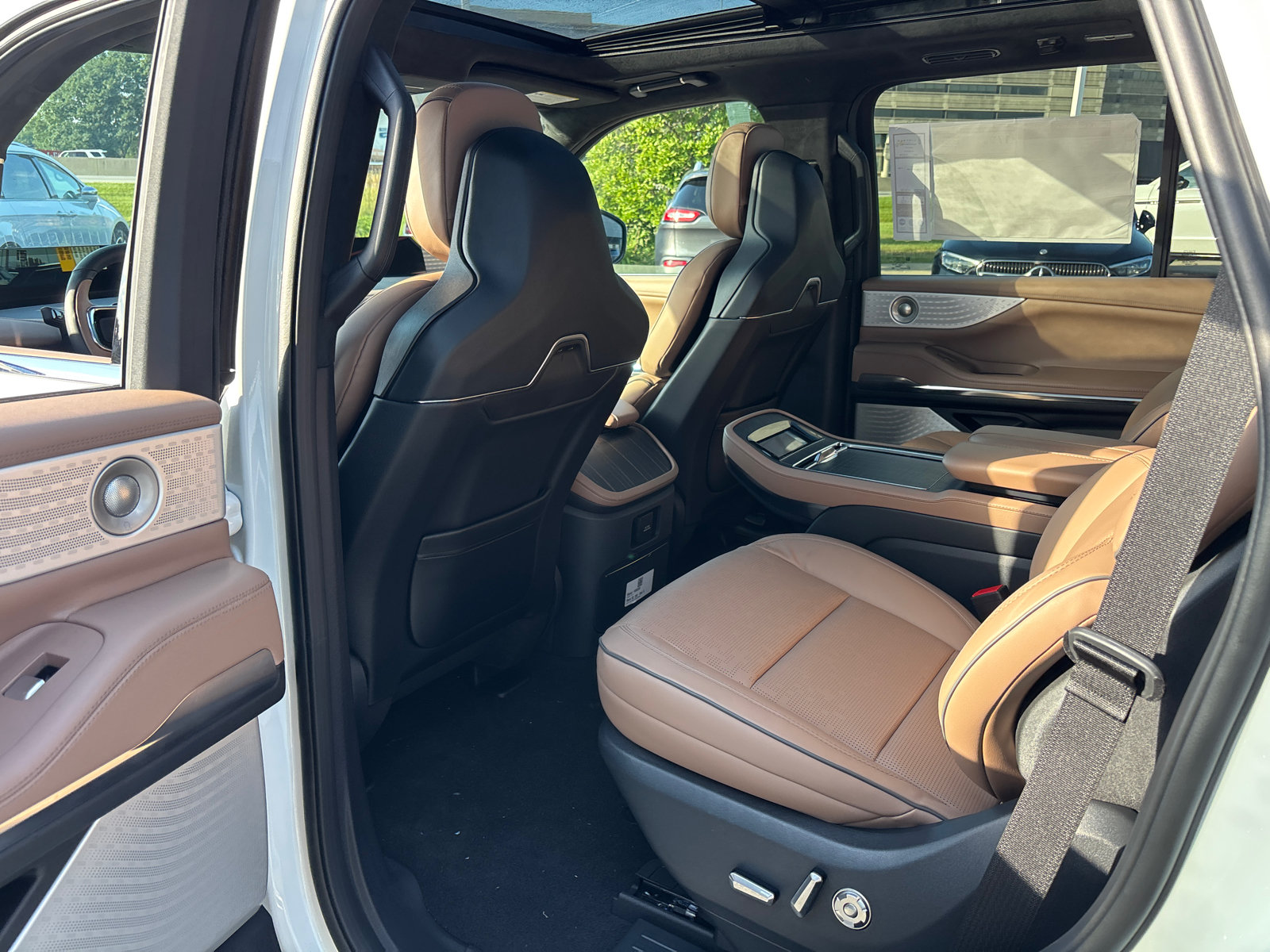 New 2027 Lincoln Navigator Black Label AWD/4WD image 27