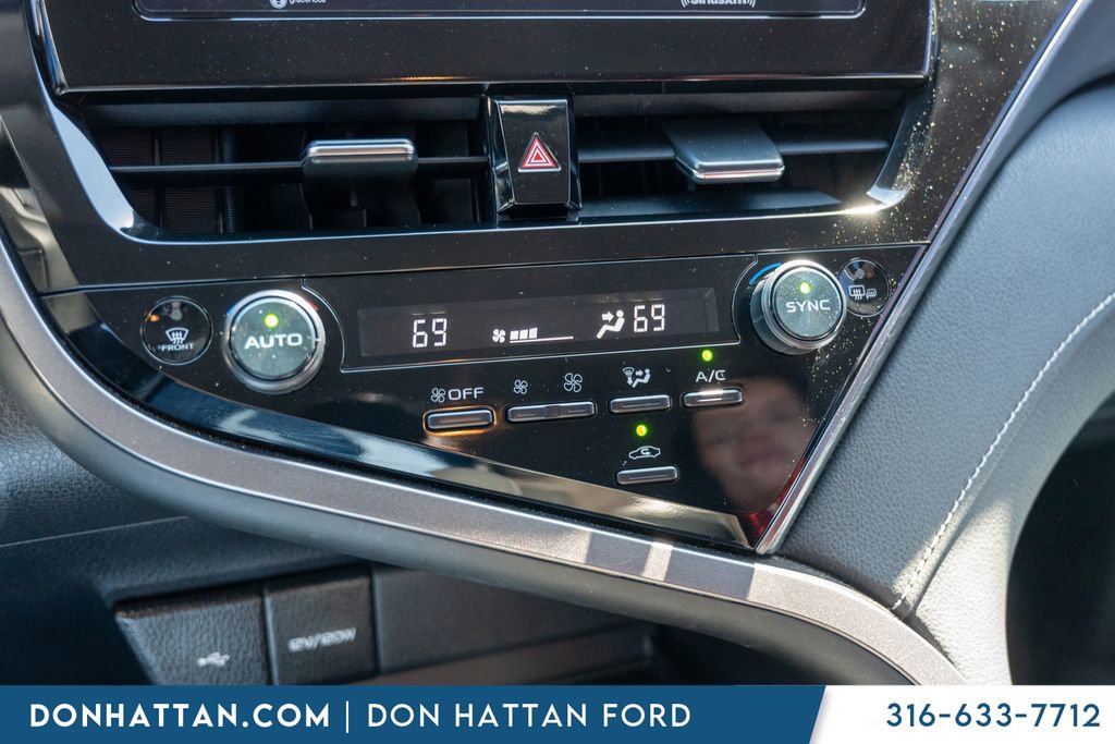 Used 2023 Toyota Camry SE image 10