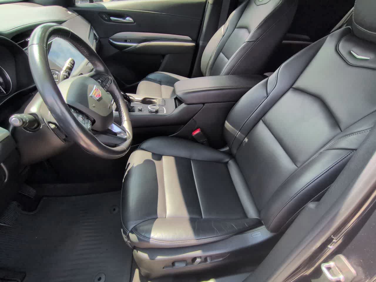 Used 2023 Cadillac XT4 Premium Luxury w/ Cold Weather Package AWD/4WD image 16