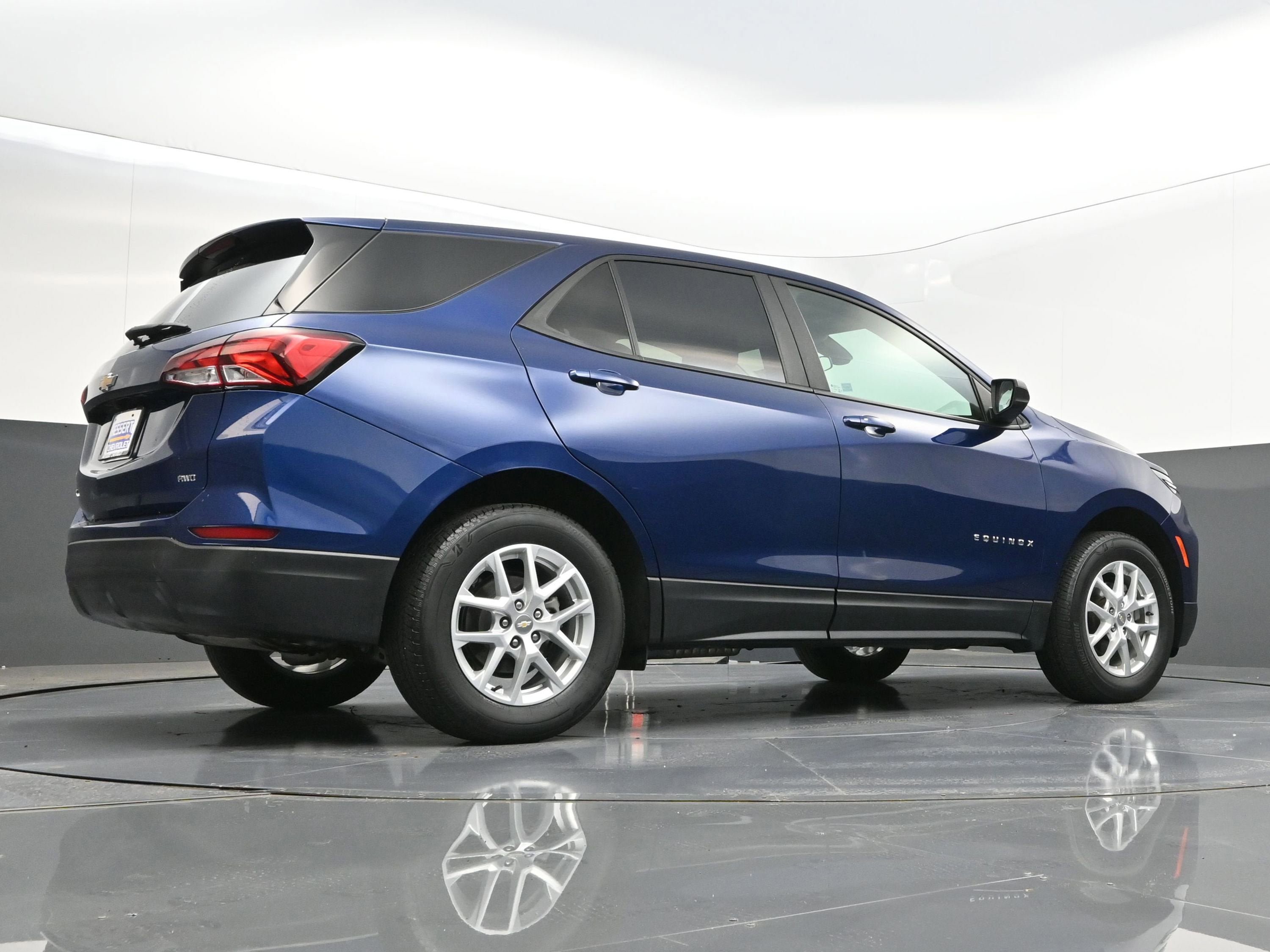 Certified 2022 Chevrolet Equinox LS w/ LS Convenience Package AWD/4WD image 41