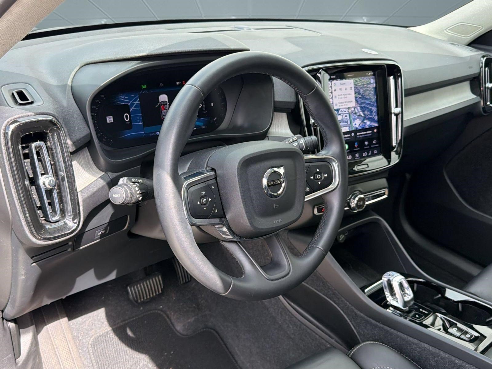 Certified 2023 Volvo XC40 B4 Plus w/ Protection Package Premier FWD image 4