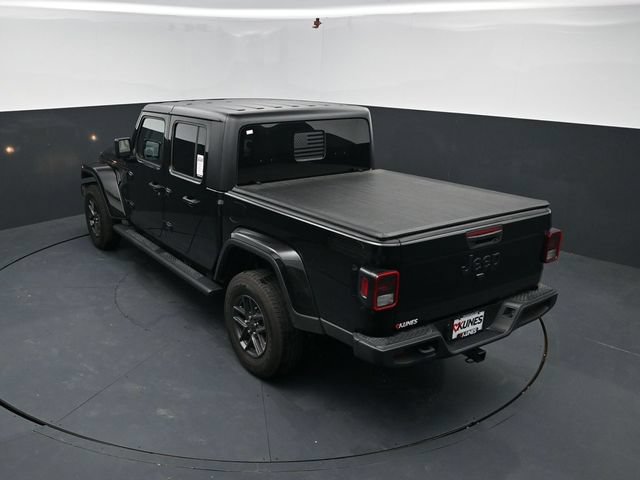 Used 2024 Jeep Gladiator Sport AWD/4WD image 55