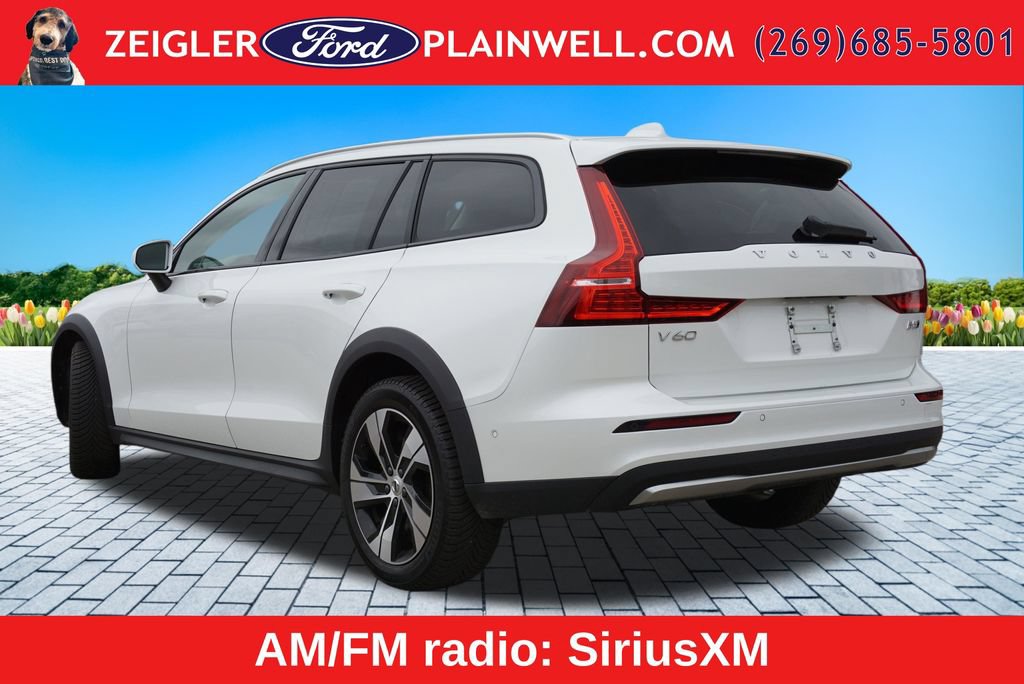 Used 2024 Volvo V60 B5 Cross Country Plus AWD/4WD image 3
