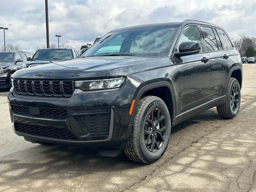 New 2026 Jeep Grand Cherokee Altitude AWD/4WD image 2