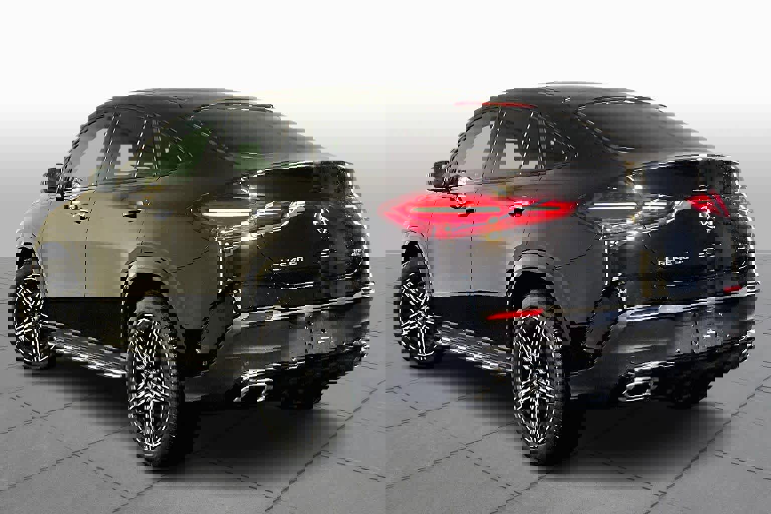 New 2026 Mercedes-Benz GLE 450 4MATIC Coupe image 3