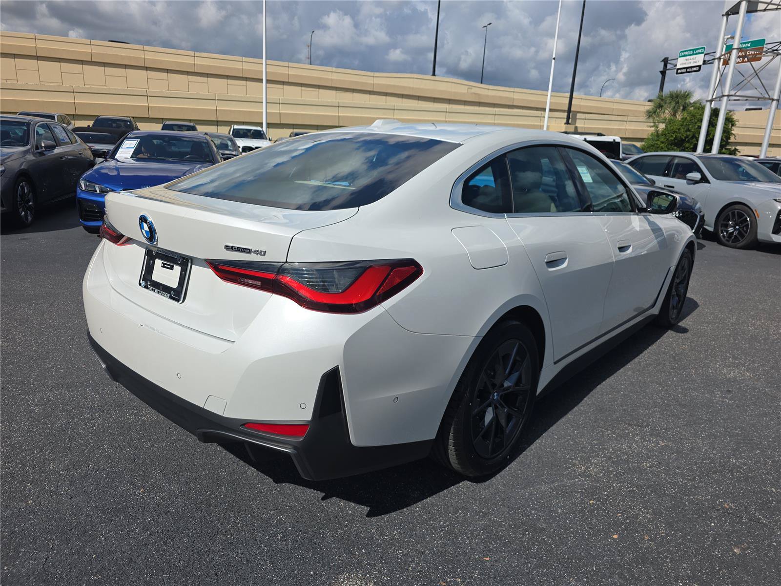 Certified 2024 BMW i4 eDrive40 w/ Premium Package RWD image 3