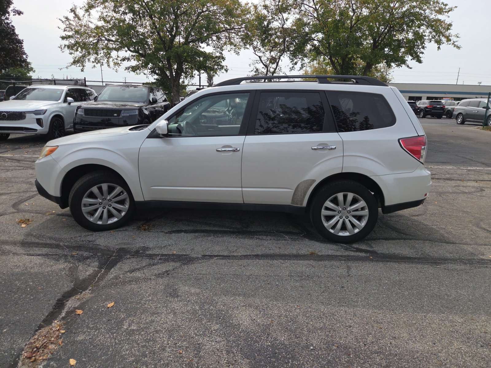 Used 2011 Subaru Forester 2.5X Premium w/ All-Weather Pkg AWD/4WD image 12