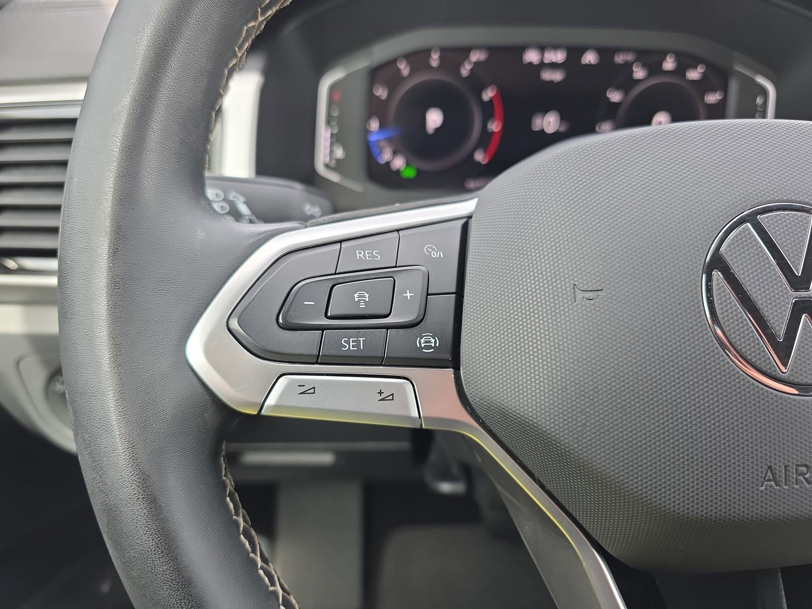 Used 2023 Volkswagen Atlas Cross Sport SE image 17