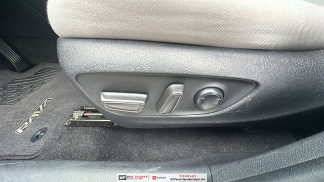 Used 2021 Toyota RAV4 XLE w/ Convenience Package image 16
