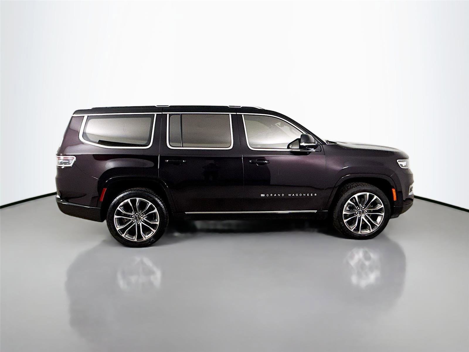 Used 2023 Jeep Grand Wagoneer Series III image 8