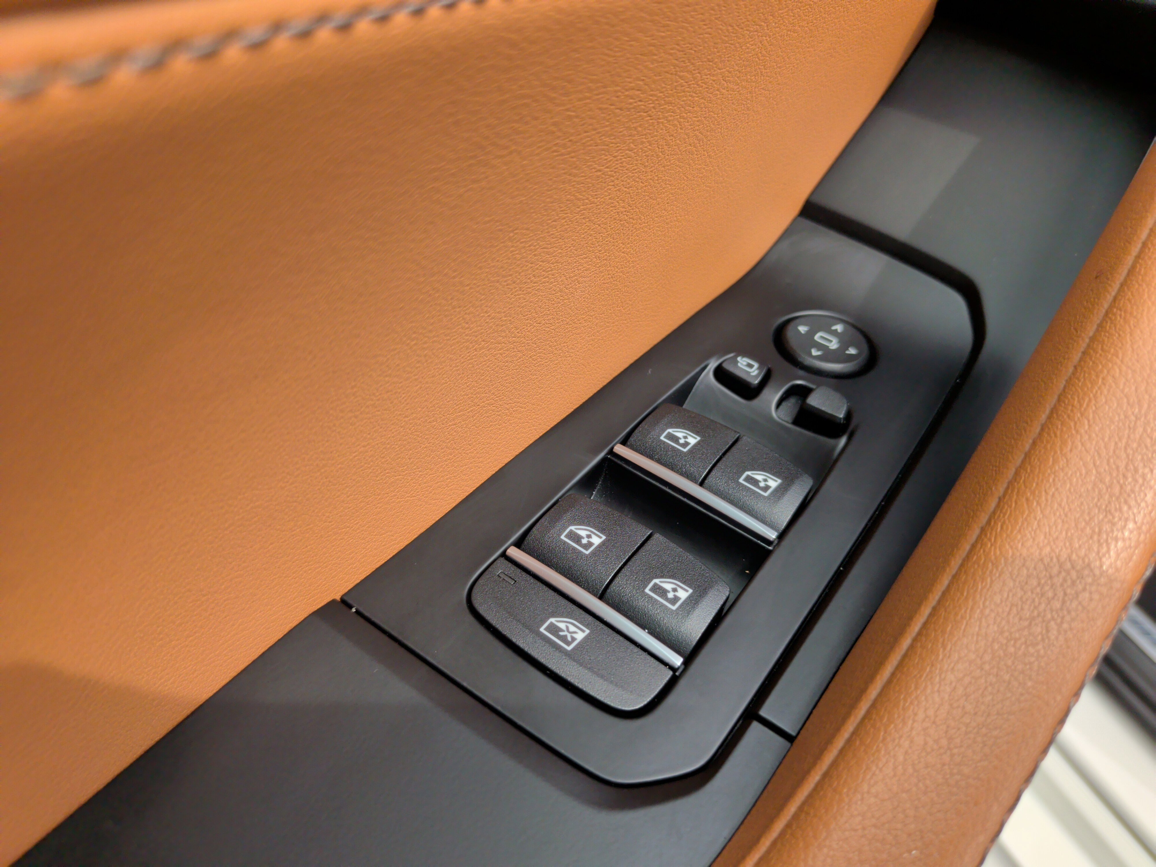 Used 2023 BMW X6 M50i w/ Executive Package image 29