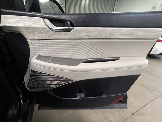 Used 2023 Hyundai Palisade Calligraphy image 11