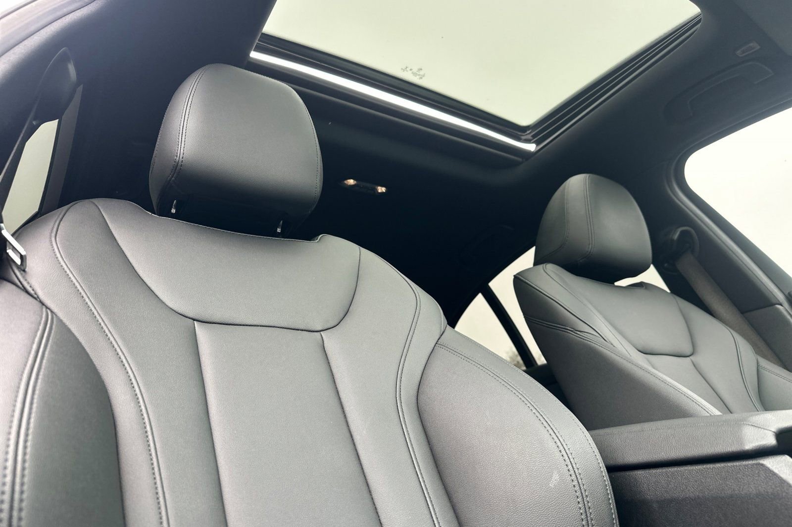 Used 2021 BMW 330e w/ Driving Assistance Package image 20