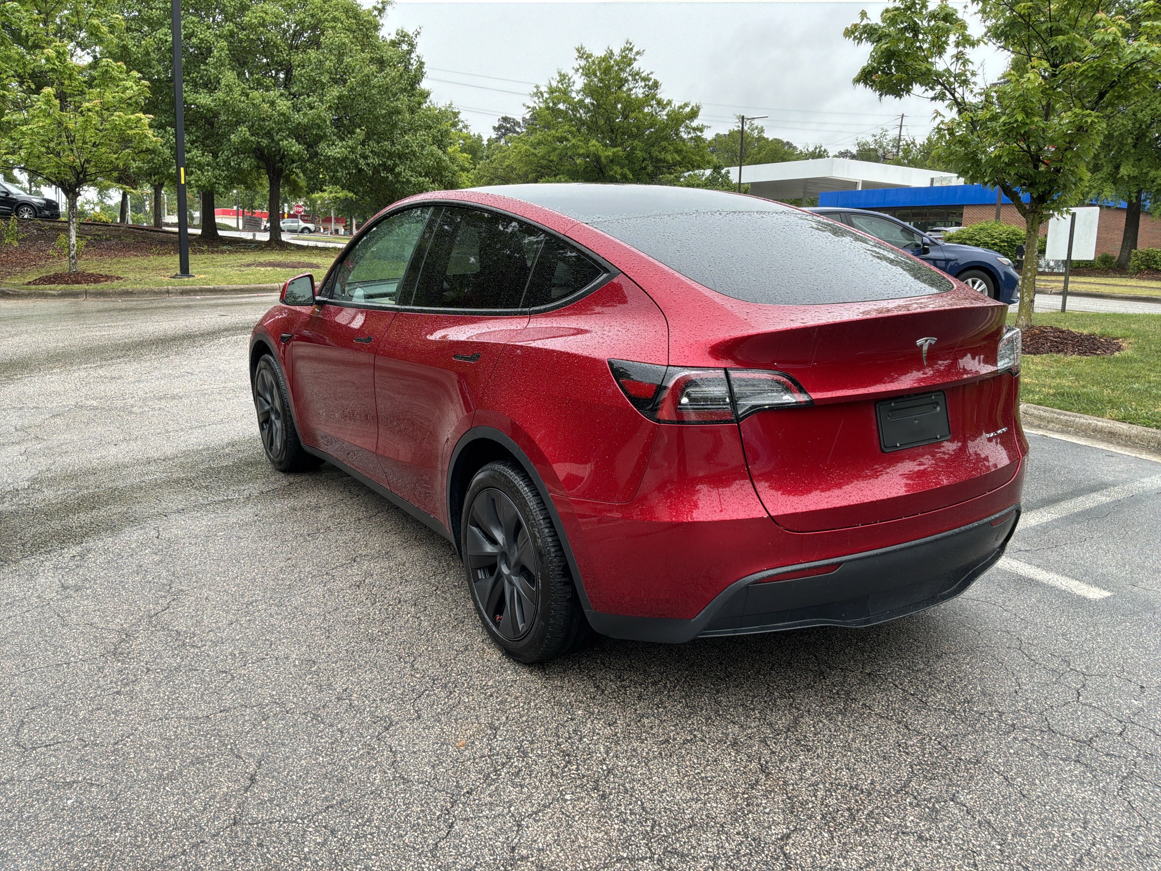 Used 2024 Tesla Model Y Long Range AWD/4WD image 8