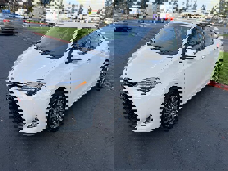 Used 2018 Toyota Corolla XLE w/ Carpet Mat Package (TMS) FWD image 7