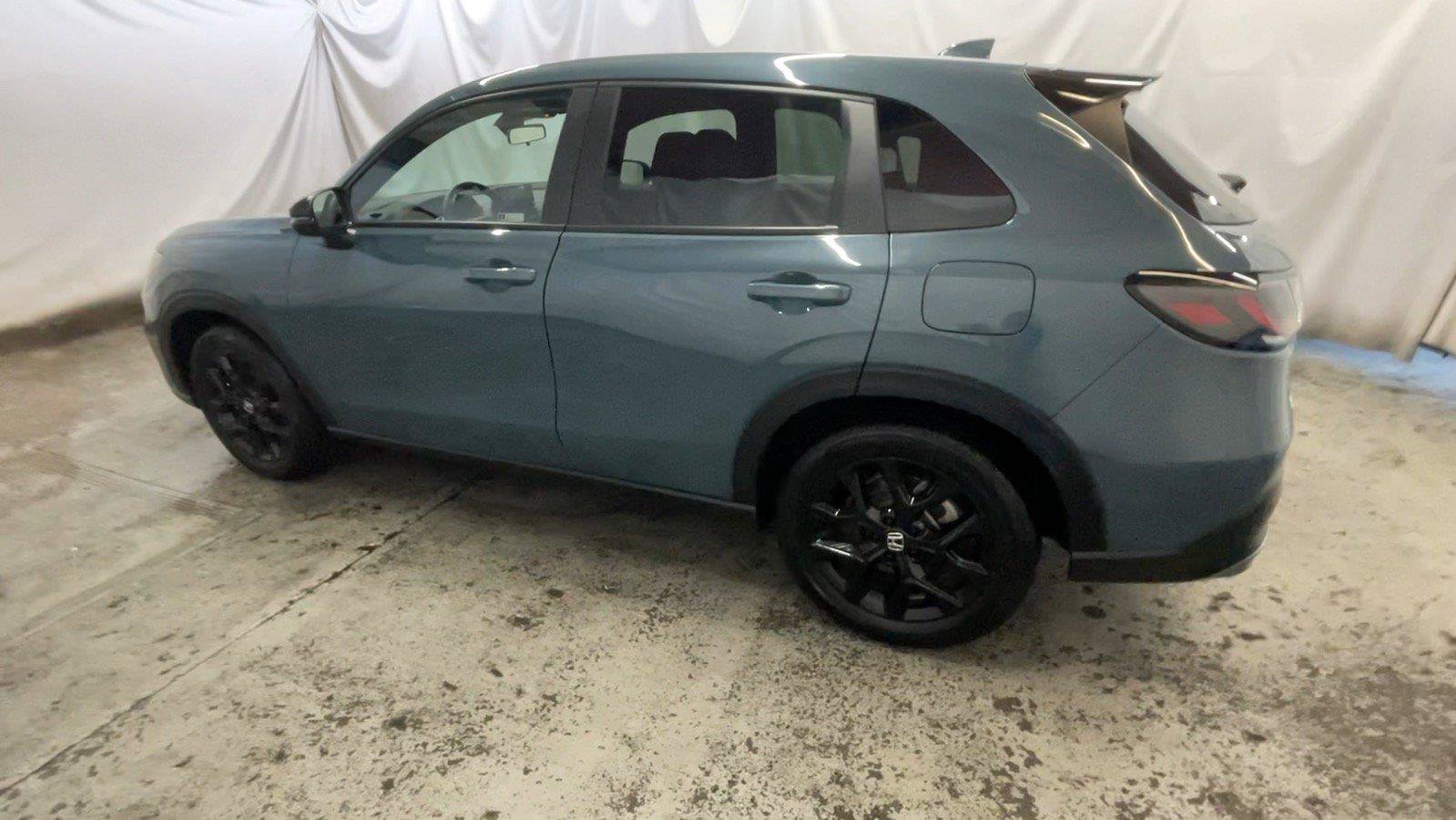 Used 2024 Honda HR-V Sport image 11