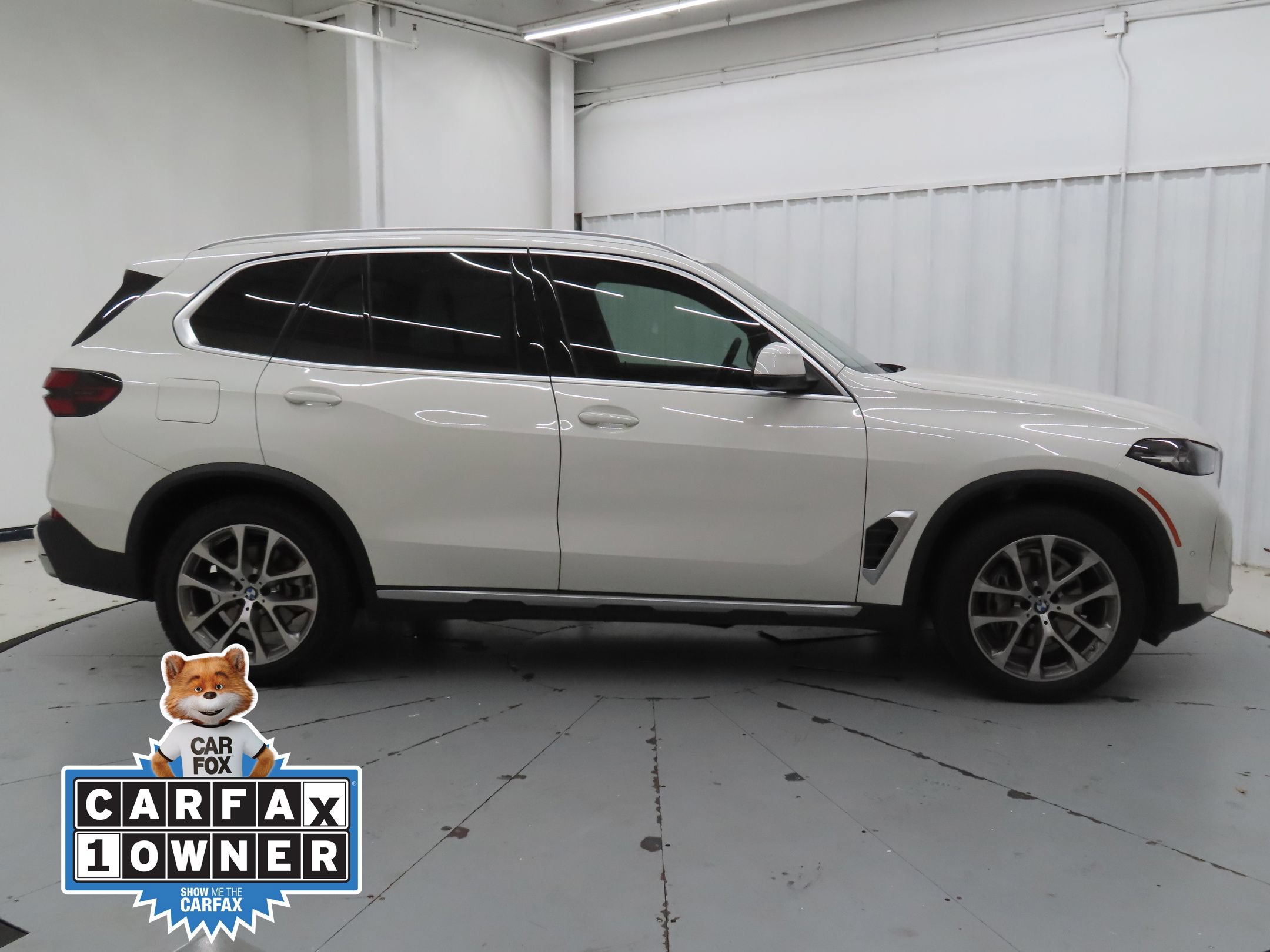 Used 2024 BMW X5 sDrive40i w/ Parking Assistance Package RWD image 2