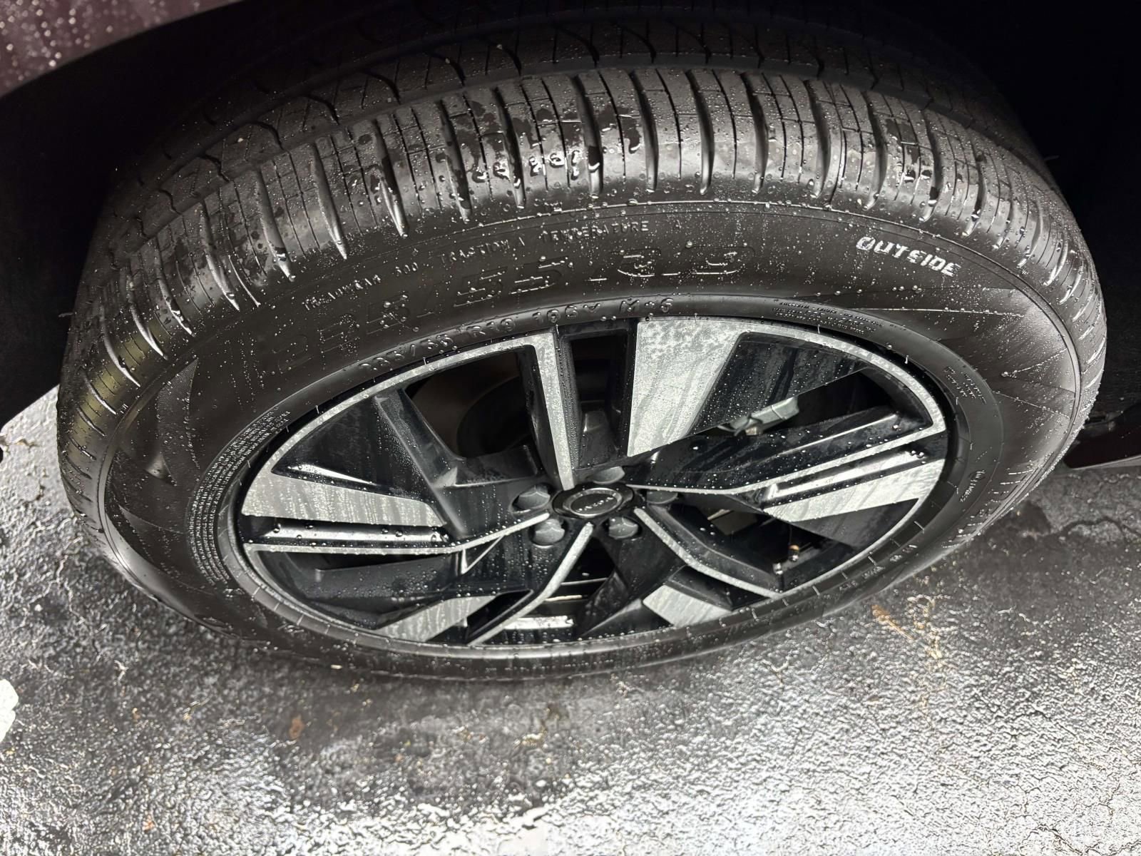 New 2026 Volvo XC60 B5 Plus w/ Protection Package Premier image 8