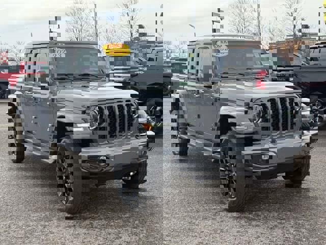 Used 2023 Jeep Gladiator Overland image 4