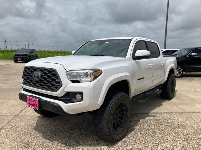 Used 2020 Toyota Tacoma SR5 w/ Technology Package AWD/4WD image 3