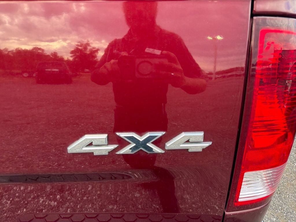 Used 2020 RAM 1500 Classic SLT AWD/4WD image 17