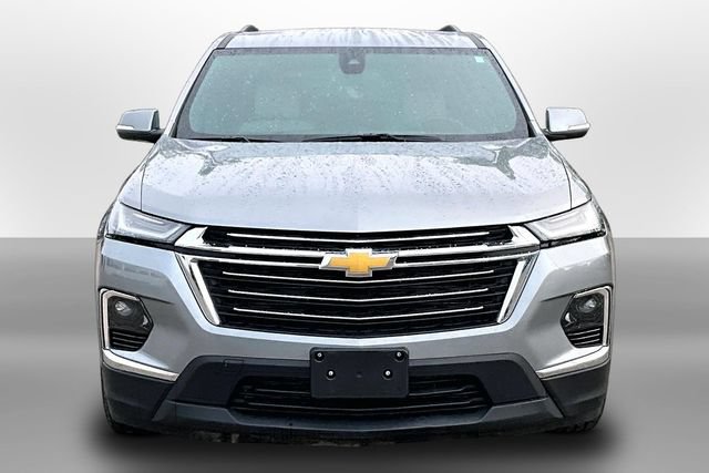 Used 2023 Chevrolet Traverse LT w/ LPO, Cargo Package AWD/4WD image 2