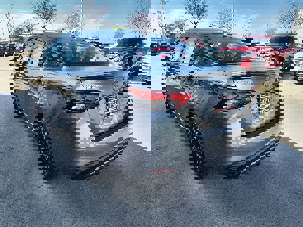 Used 2024 Nissan Versa SR image 4