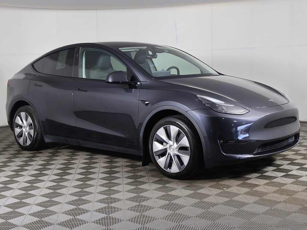 Used 2024 Tesla Model Y Long Range image 2