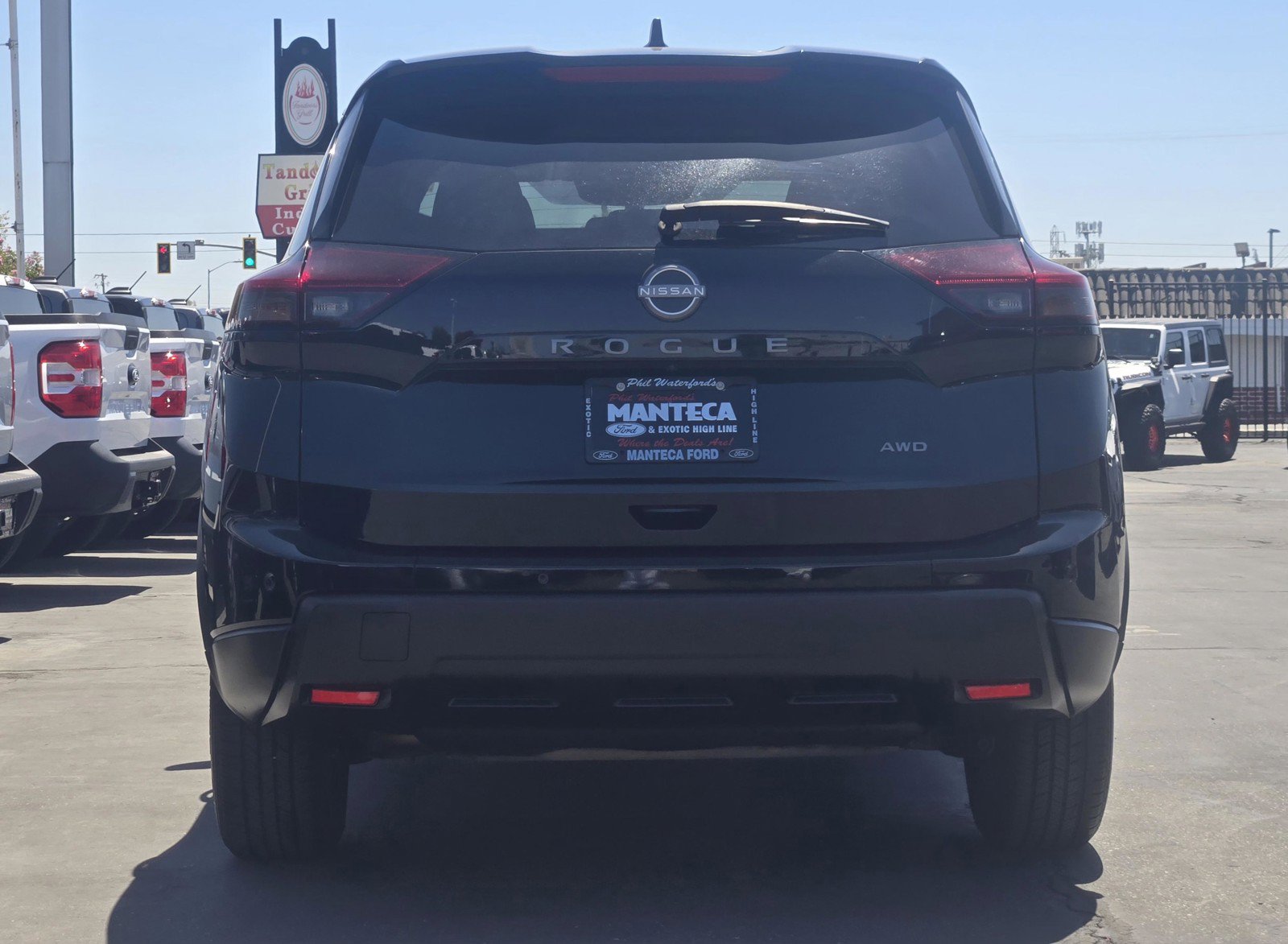 Used 2024 Nissan Rogue S AWD/4WD image 4
