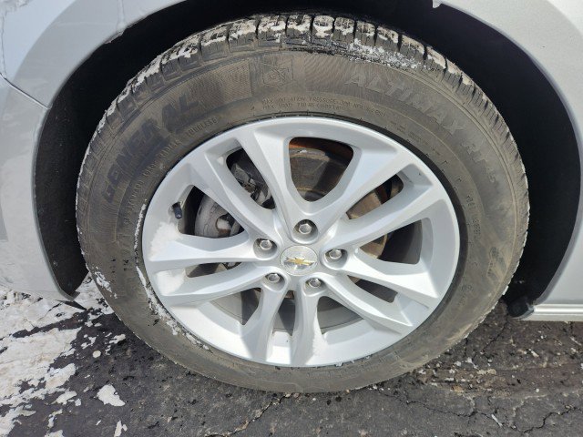 Used 2016 Chevrolet Malibu LT w/ Driver Confidence Package image 9